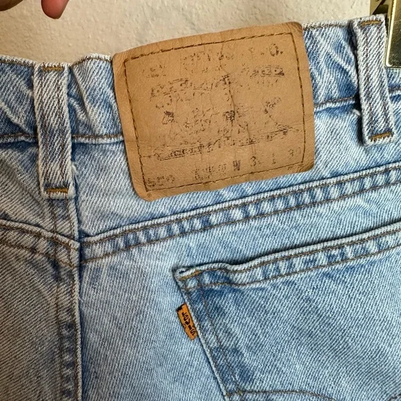 Vintage Levi’s • Orange Tab Mid Cutoff Denim Shorts Size L - Picture 4 of 4